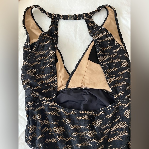 Kenneth Cole Lace One Piece - Picture 4 of 6